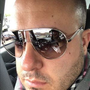 Meet your Posher, Adam